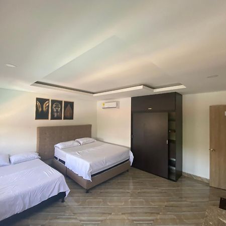 Hotel Deluxe Oasis De La Colina Girardot Bagian luar foto