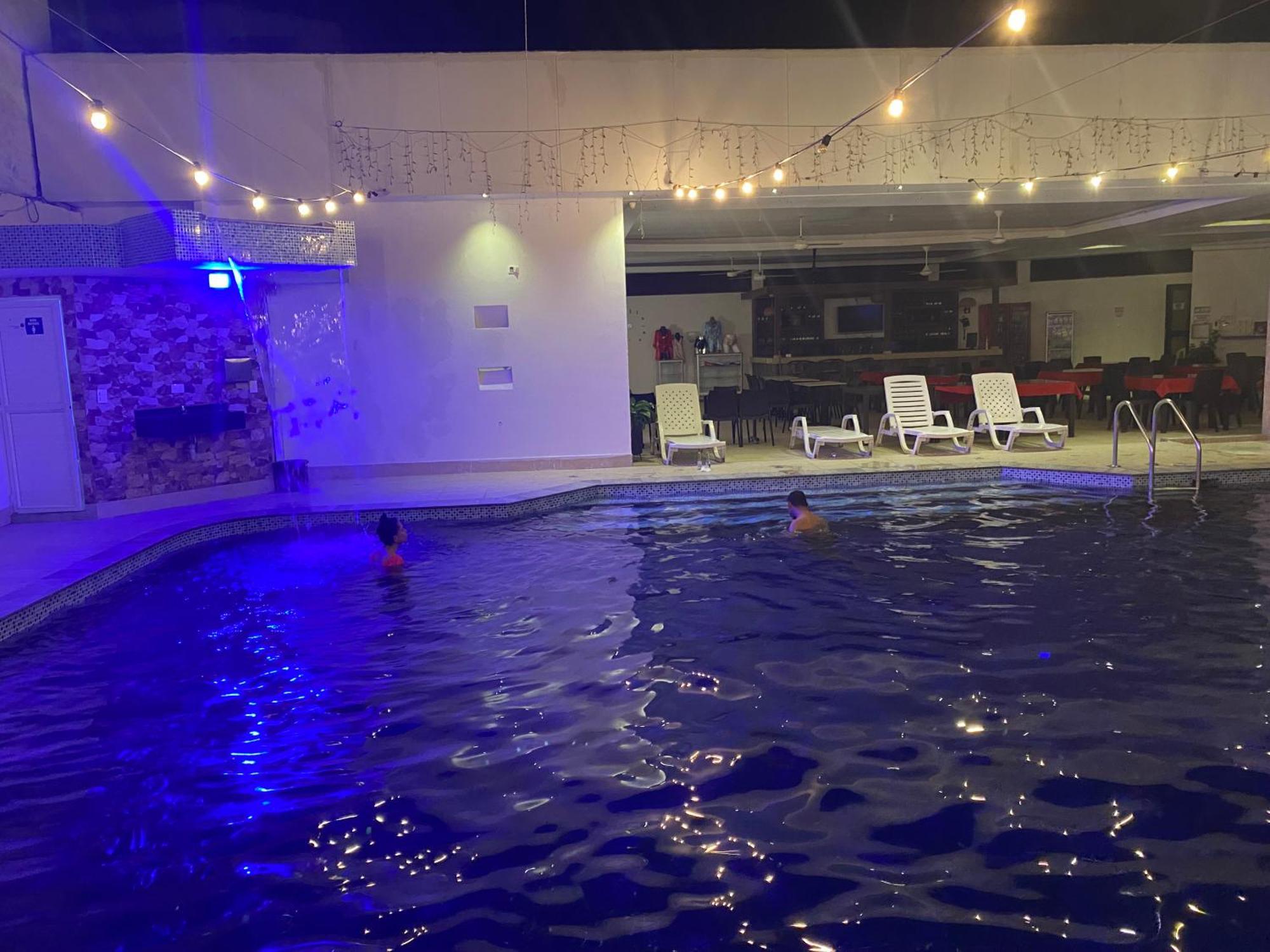 Hotel Deluxe Oasis De La Colina Girardot Bagian luar foto