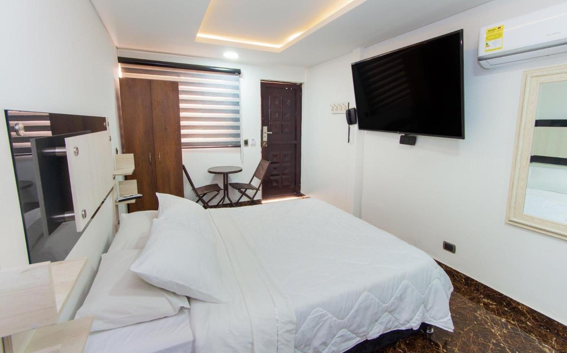Hotel Deluxe Oasis De La Colina Girardot Bagian luar foto
