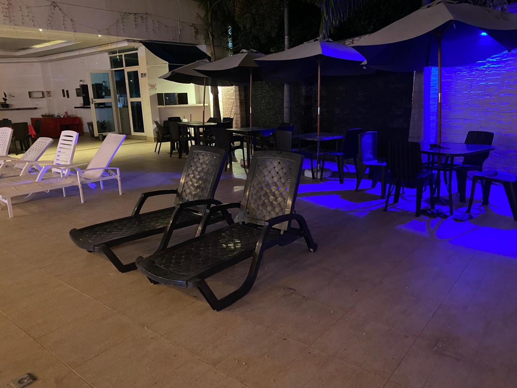 Hotel Deluxe Oasis De La Colina Girardot Bagian luar foto