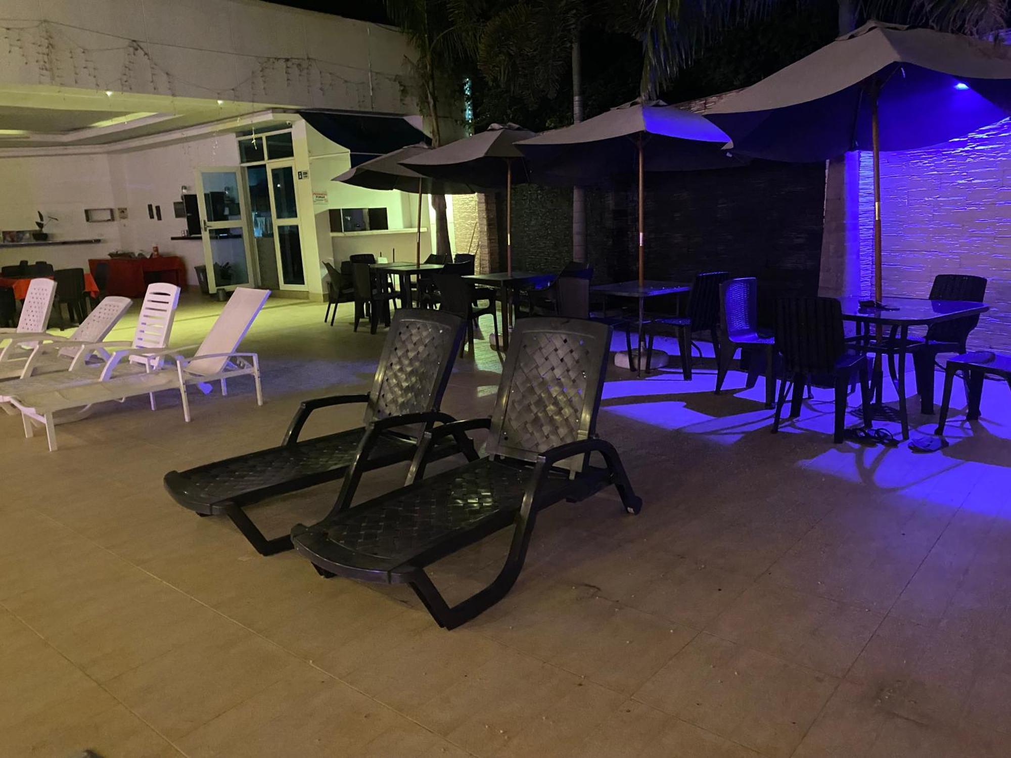 Hotel Deluxe Oasis De La Colina Girardot Bagian luar foto