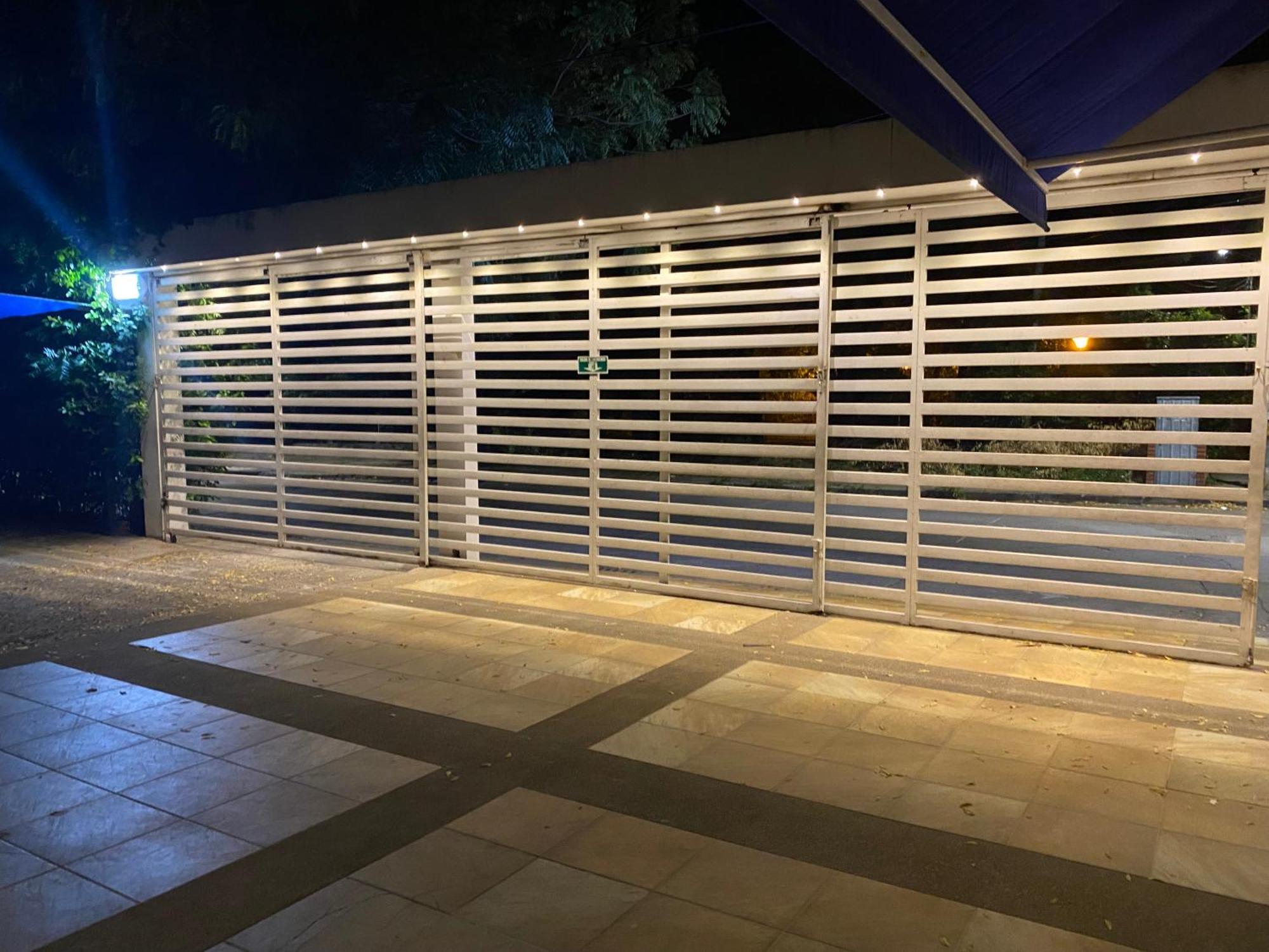 Hotel Deluxe Oasis De La Colina Girardot Bagian luar foto