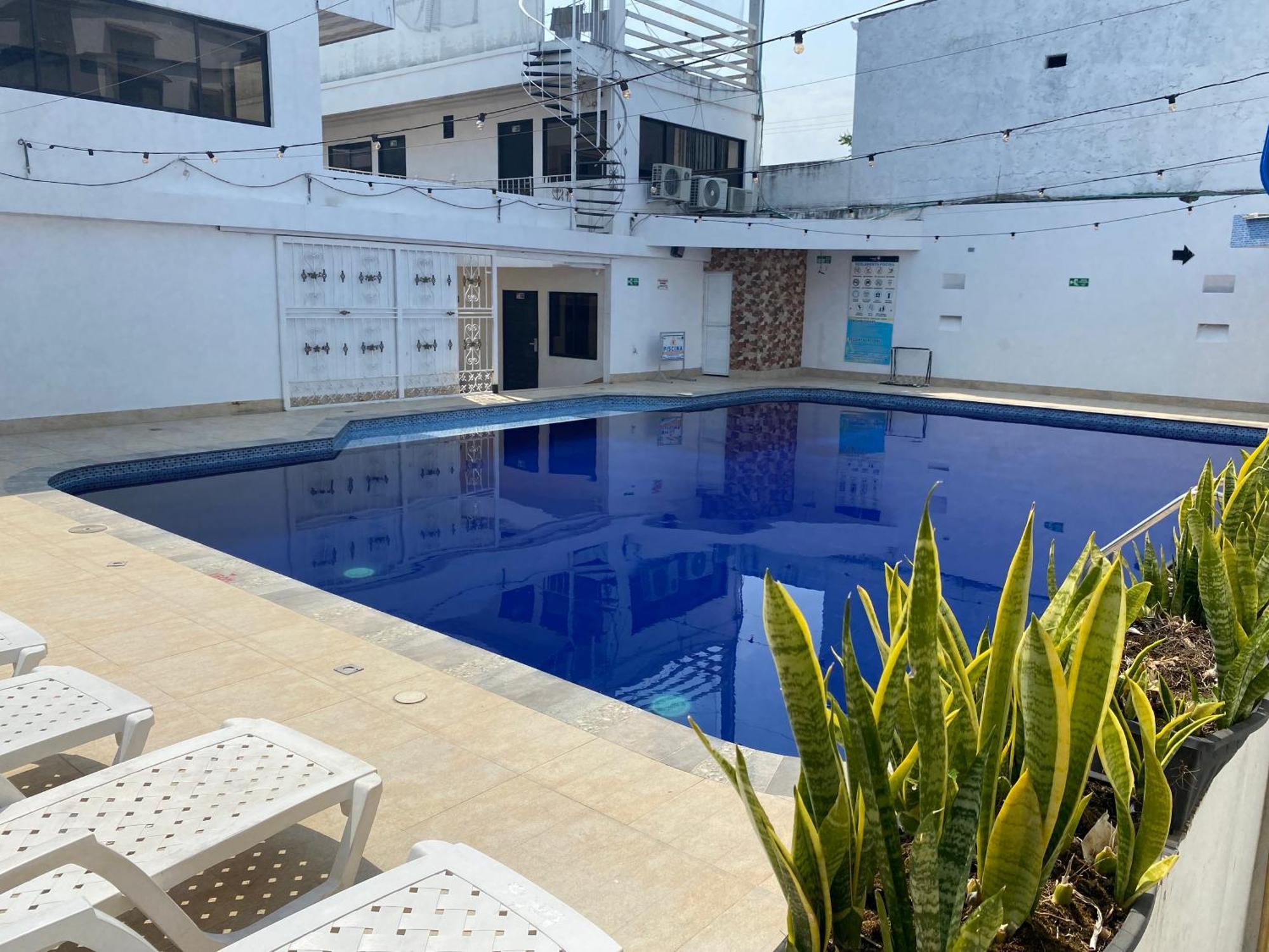 Hotel Deluxe Oasis De La Colina Girardot Bagian luar foto
