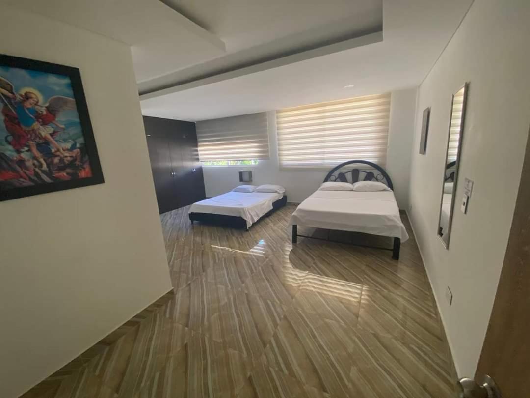 Hotel Deluxe Oasis De La Colina Girardot Bagian luar foto
