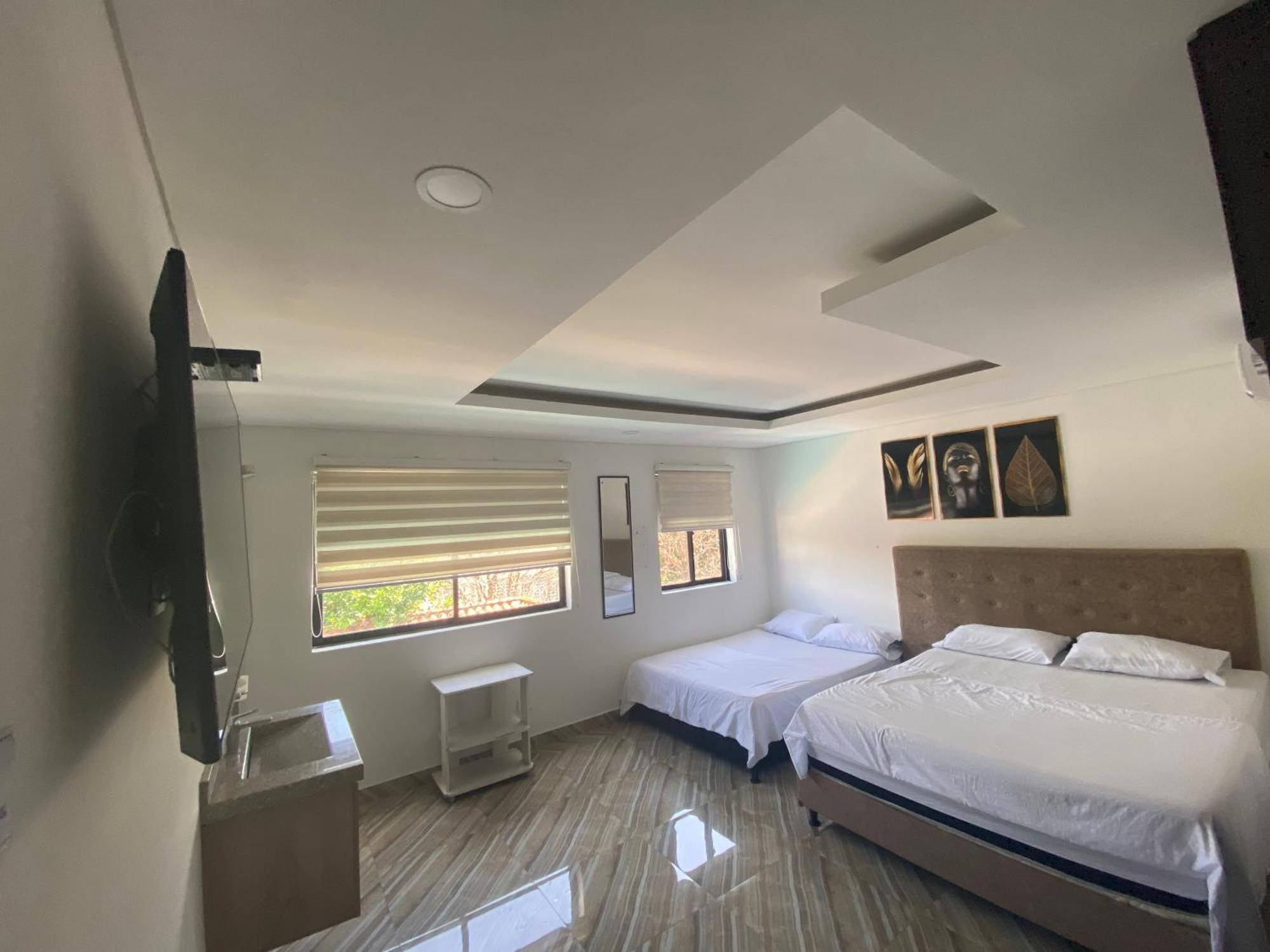 Hotel Deluxe Oasis De La Colina Girardot Bagian luar foto
